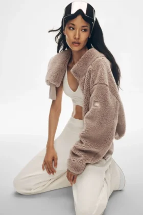 Kurtka „Foxy Sherpa” – kolor Chai Latte