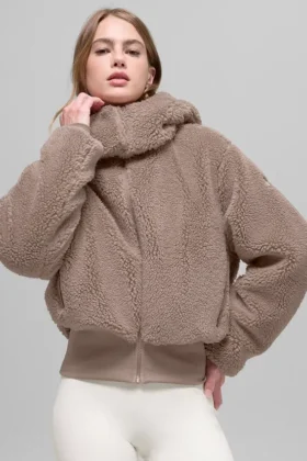 Kurtka „Foxy Sherpa” – kolor Chai Latte
