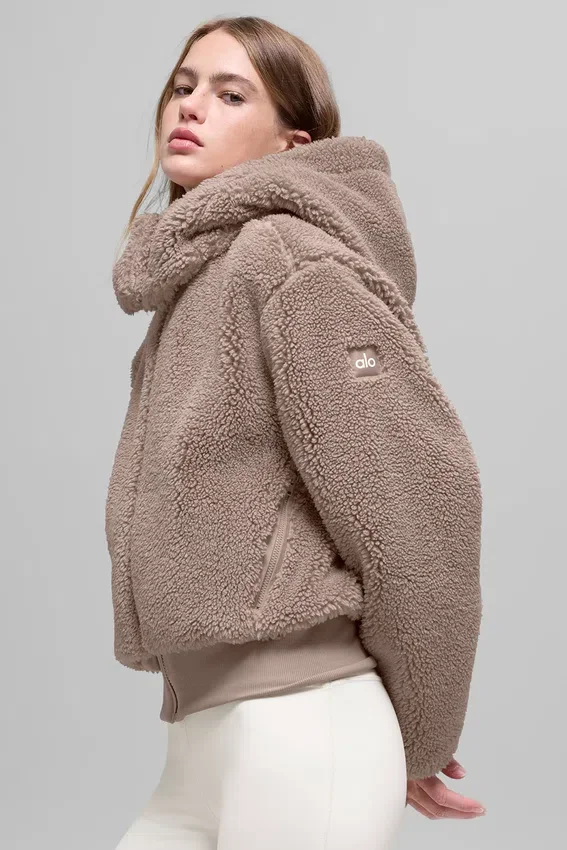 Kurtka „Foxy Sherpa” – kolor Chai Latte