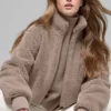 Kurtka „Foxy Sherpa” – kolor Chai Latte