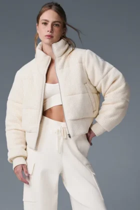 Kurtka puchowa typu „Darling Sweater” – kolor kości słoniowej