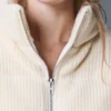 Kurtka puchowa typu „Darling Sweater” – kolor kości słoniowej