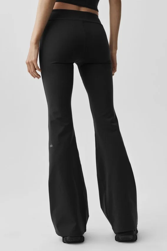 Legginsy Airbrush z niskim stanem i rozszerzanymi nogawkami – czarne
