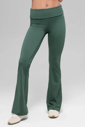 Legginsy Alo Softsculpt 7/8 z podwiniętymi nogawkami – kolor Clover Green