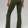 Legginsy Alo Softsculpt High-Waist z rozszerzanymi nogawkami – zielono-oliwkowe