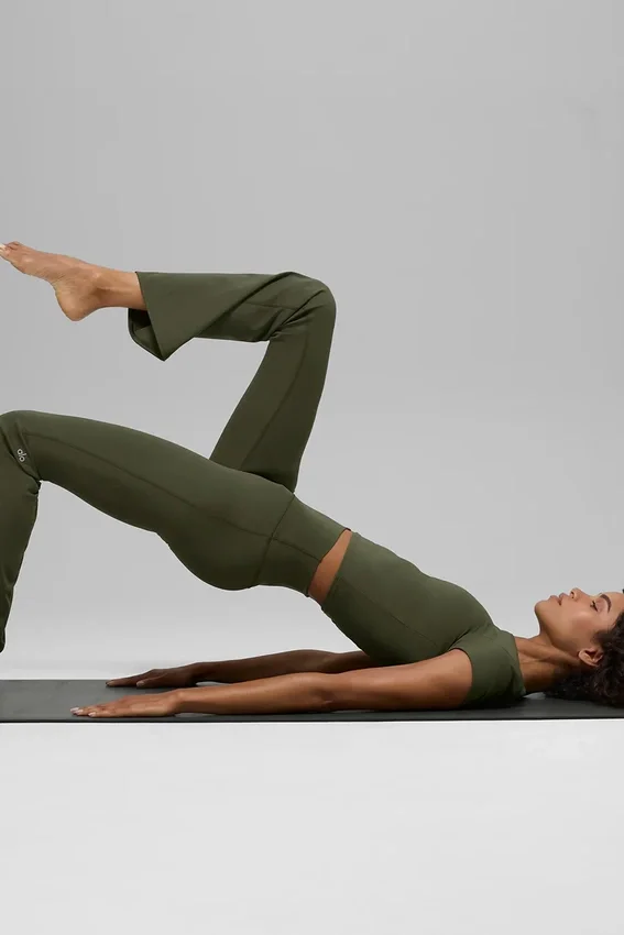 Legginsy Alo Softsculpt High-Waist z rozszerzanymi nogawkami – zielono-oliwkowe