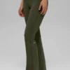 Legginsy Alo Softsculpt z High-Waist i rozszerzanymi nogawkami 7/8 – zielono-oliwkowe