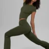 Legginsy Alo Softsculpt z High-Waist i rozszerzanymi nogawkami 7/8 – zielono-oliwkowe