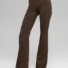 Legginsy Alo Softsculpt z podwiniętym dołem i rozszerzanymi nogawkami – Espresso