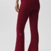 Legginsy Alo Softsculpt z podwiniętymi nogawkami i rozszerzanymi nogawkami – Summer Romance Red