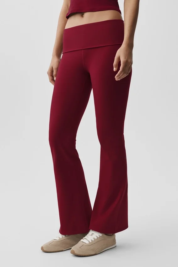 Legginsy Alo Softsculpt z podwiniętymi nogawkami i rozszerzanymi nogawkami – Summer Romance Red