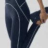 Legginsy „Heart Throb” z wysokim stanem i nadrukiem airbrush – granatowe/białe