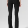 Legginsy High-Waist Airbrush z nogawkami typu bootcut o długości 7/8 – czarne