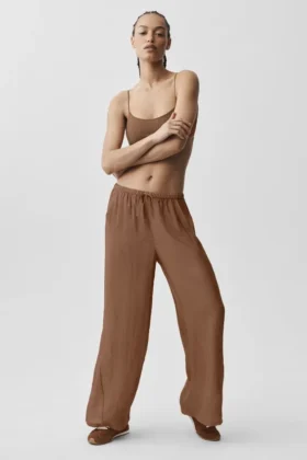 Półprzezroczyste High-Waist spodnie z prostymi nogawkami z kolekcji „Golden Hour” – kolor „Sun Kissed Brown”