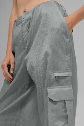 Przezroczyste legginsy dresowe Game Time z szerokimi nogawkami – kolor Lunar Grey