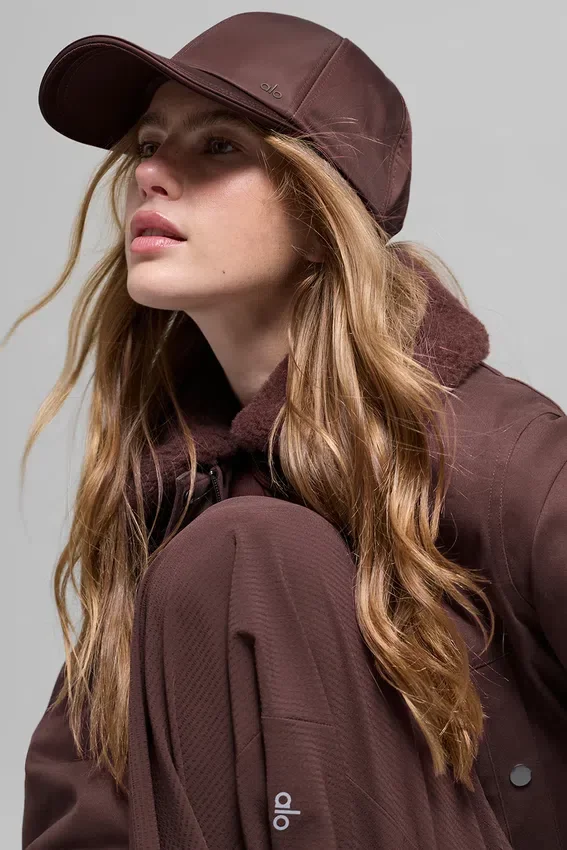 Satynowa czapka Off-Duty – Brownstone