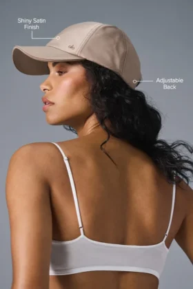 Satynowa czapka Off-Duty – taupe Satyna