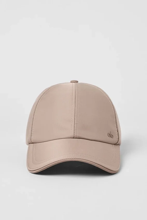 Satynowa czapka Off-Duty – taupe Satyna