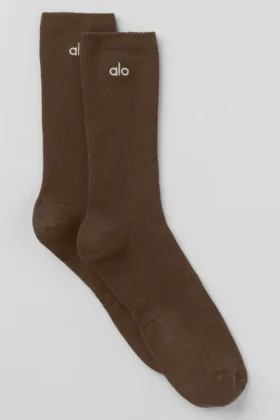 Skarpetki unisex typu half-crew w stonowanym stylu – kolor espresso