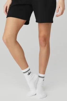 Skarpetki unisex typu „half-crew” w stylu retro – białe/czarne