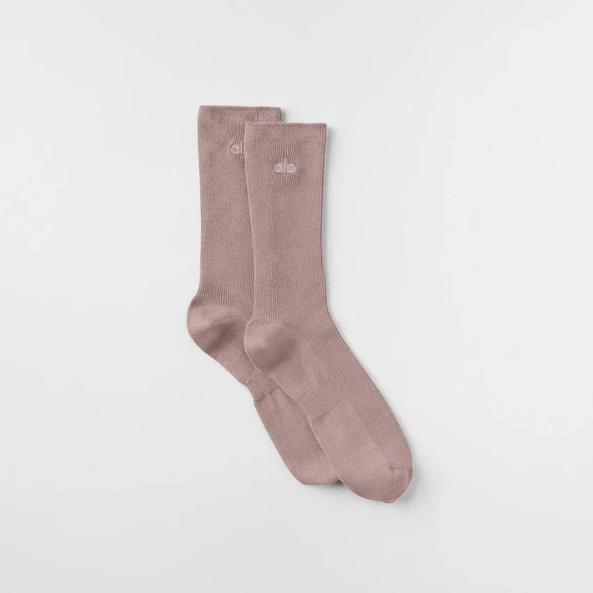 Skarpetki unisex z półwysoką cholewką w stonowanym stylu – kolor taupe