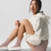 Skarpetki unisex z półwysoką cholewką w stonowanym stylu – kolor taupe