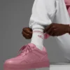 Skarpety unisex typu „half-crew” w stylu retro – białe/różowe „Wild Rose”