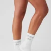Skarpety unisex typu „half-crew” w stylu retro – białe/tytanowe