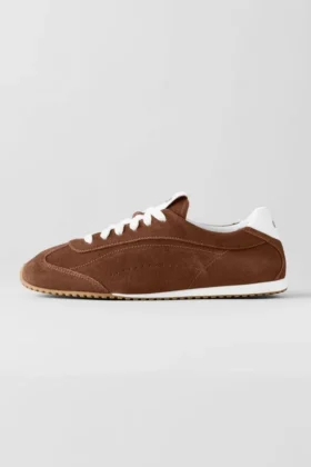 Sneakersy Alo Sunset – intensywny, opalony brąz