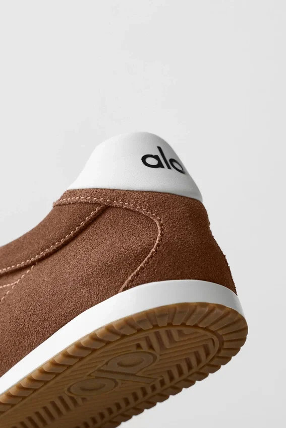 Sneakersy Alo Sunset – intensywny, opalony brąz