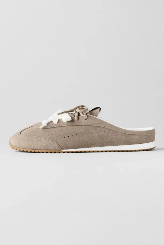 Sneakersy Mules Alo Sunset – kolor Gravel