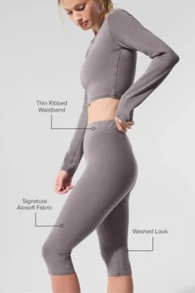 Spodnie capri „Iconic 90’S” High-Waist z tkaniny Alosoft – wykończenie „Cool Grey Wash”