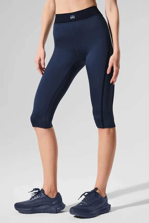 Spodnie capri z linii „High-Waist” marki Airlift – granatowe
