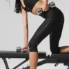 Spodnie capri z siateczki Airlift High-Waist – idealne dopasowanie – czarne