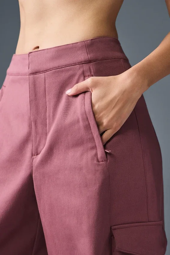 Spodnie cargo z szerokimi nogawkami (regular) – burgundowo-truflowe