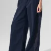 Spodnie dresowe High-Waist z szerokimi nogawkami – granatowo-czarne