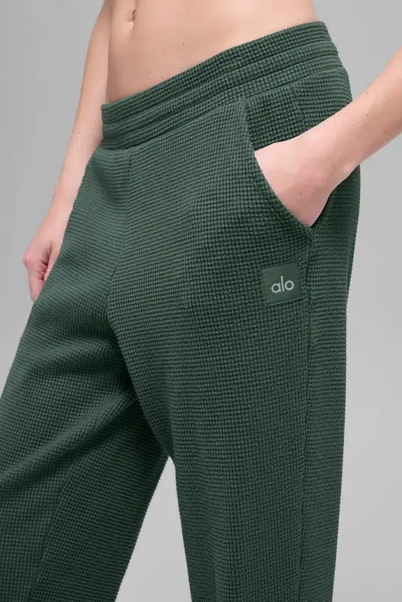 Spodnie dresowe Waffle Weekend Escape – kolor Clover Green
