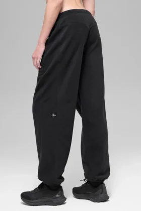 Spodnie dresowe z polaru High-Waist „Retreat” – czarne