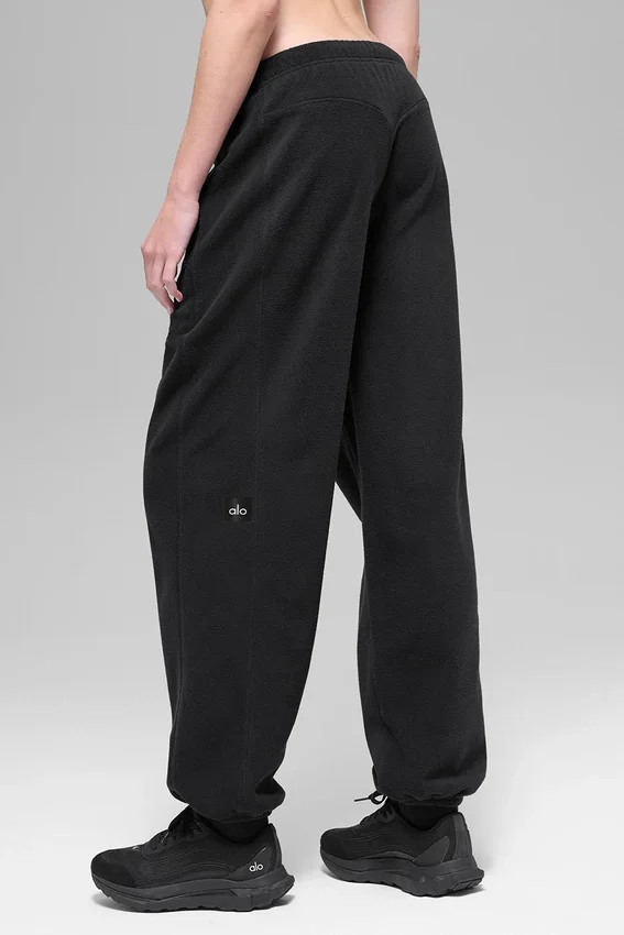 Spodnie dresowe z polaru High-Waist „Retreat” – czarne