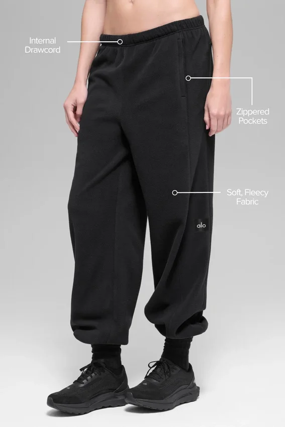 Spodnie dresowe z polaru High-Waist „Retreat” – czarne