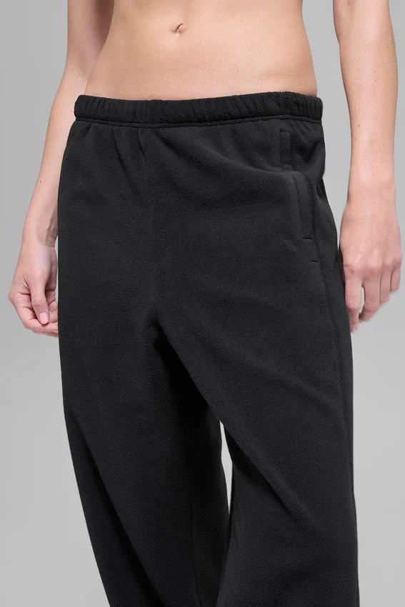 Spodnie dresowe z polaru High-Waist „Retreat” – czarne