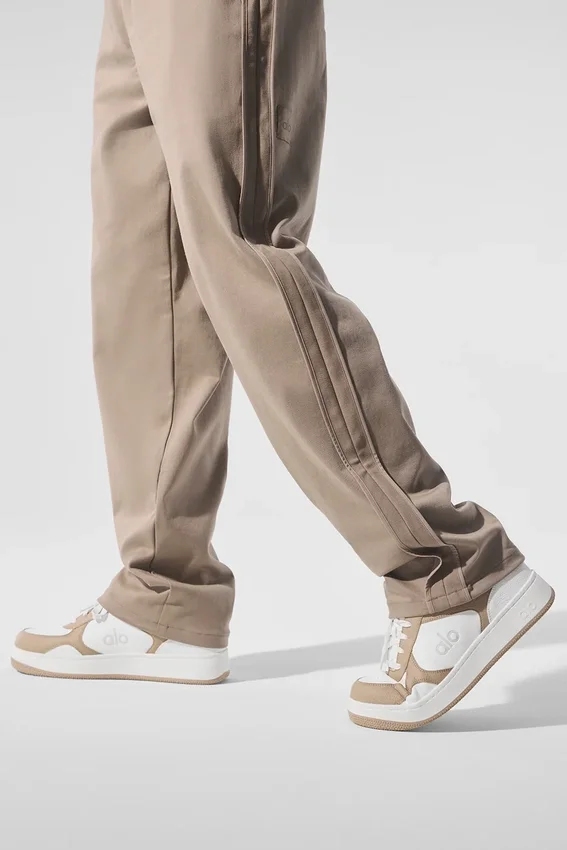 Spodnie Edition z suede'owego materiału o prostym kroju – Gravel