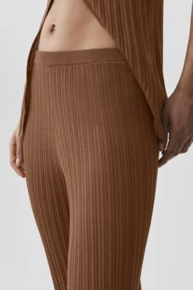 Spodnie High-Waist z prostymi nogawkami „Sunlit” – kolor „Sun Kissed Brown”