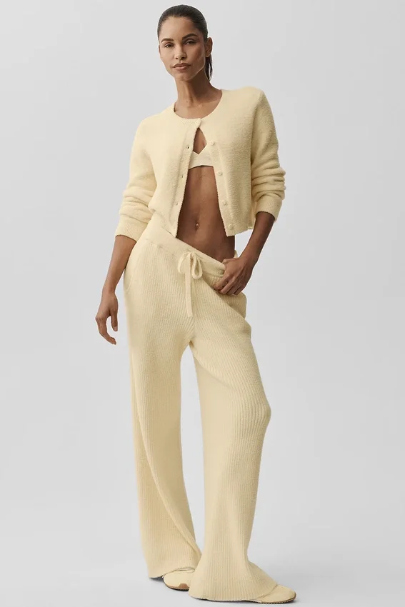 Spodnie High-Waist z szerokimi nogawkami „Snuggle up Sweater” – kolor Candlelight Yellow