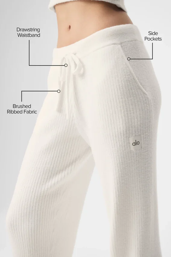 Spodnie High-Waist z szerokimi nogawkami „Snuggle up Sweater” – kolor kości słoniowej