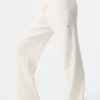Spodnie High-Waist z szerokimi nogawkami „Snuggle up Sweater” – kolor kości słoniowej
