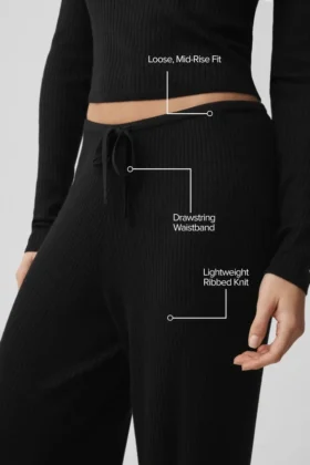 Spodnie z szerokimi nogawkami „Unwind” o średnim stanie z dzianiny sweterkowej – Black