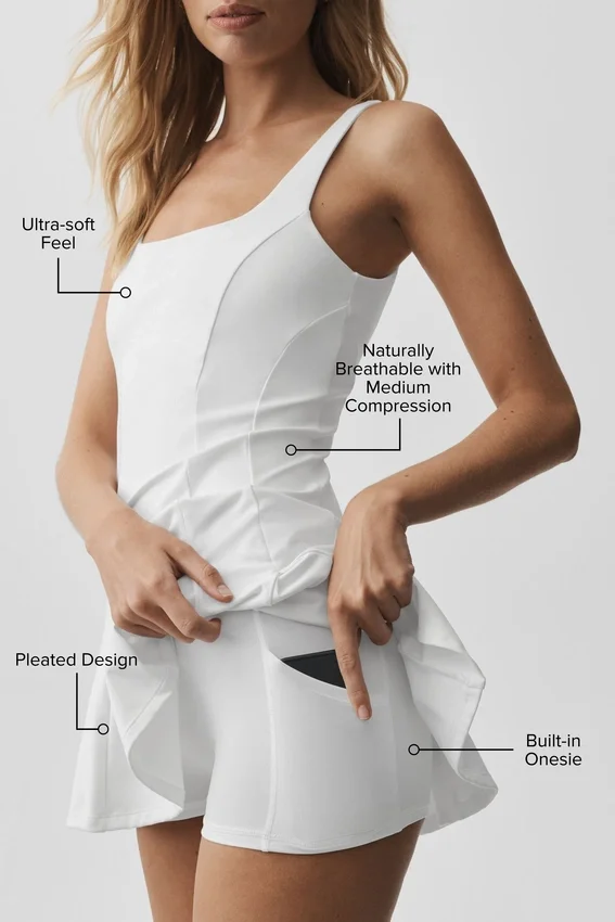 Sukienka tenisowa Alo Softsculpt Topspin – biała