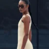 Sukienka z dzianiny typu sweter Tennis Club – kolor owsiany/biały