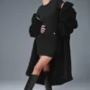 Sukienka z prążkowanego materiału z krótkim rękawem „Goddess” – czarna
